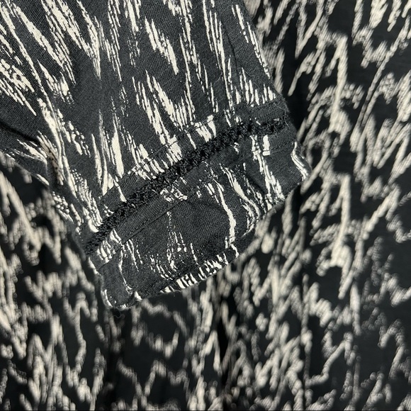 Lucky Brand flowy boho 3/4 sleeve top - Picture 4 of 4